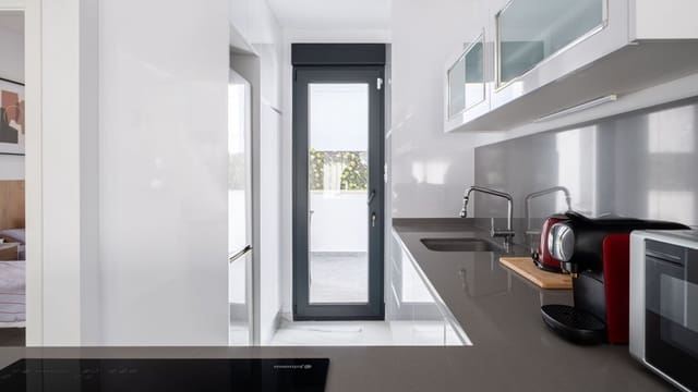 Chalet de 3 habitaciones en El Chaparral - La Siesta - La Torreta, Torrevieja en venta con piscina garaje - 385.000 € (Ref: 9228534)