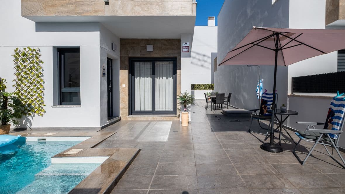 3 bedroom Villa for sale in Torrevieja with pool garage - € 385,000 (Ref: 9228534)