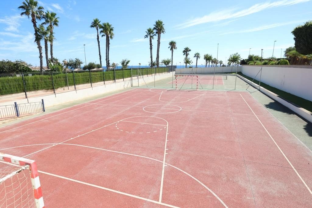 Ático de 2 habitaciones en Pilar de la Horadada en venta con piscina garaje - 329.900 € (Ref: 9236446)