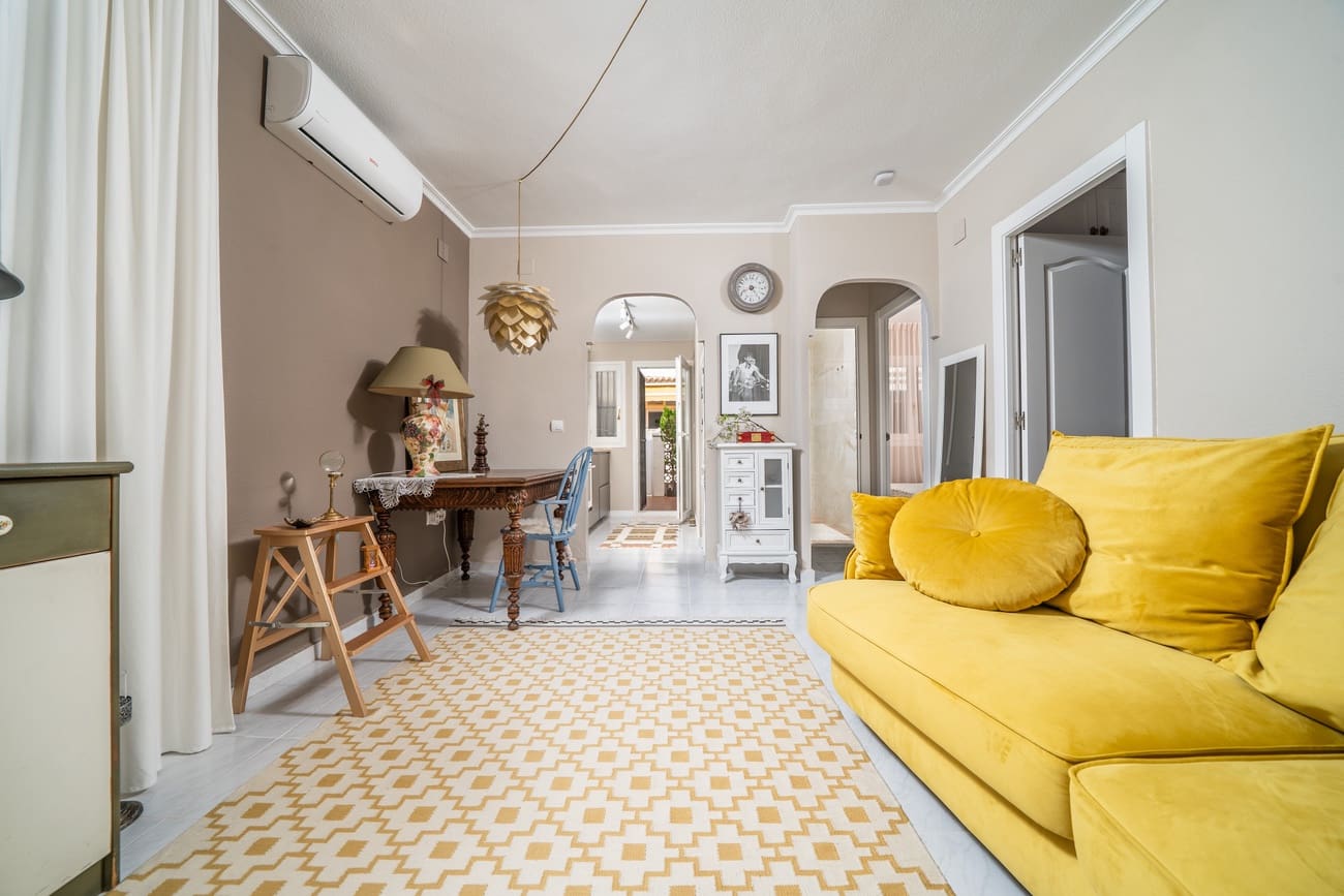 2 soveværelse Bungalow til salg i Torrevieja med swimmingpool - € 180.000 (Ref: 9242925)