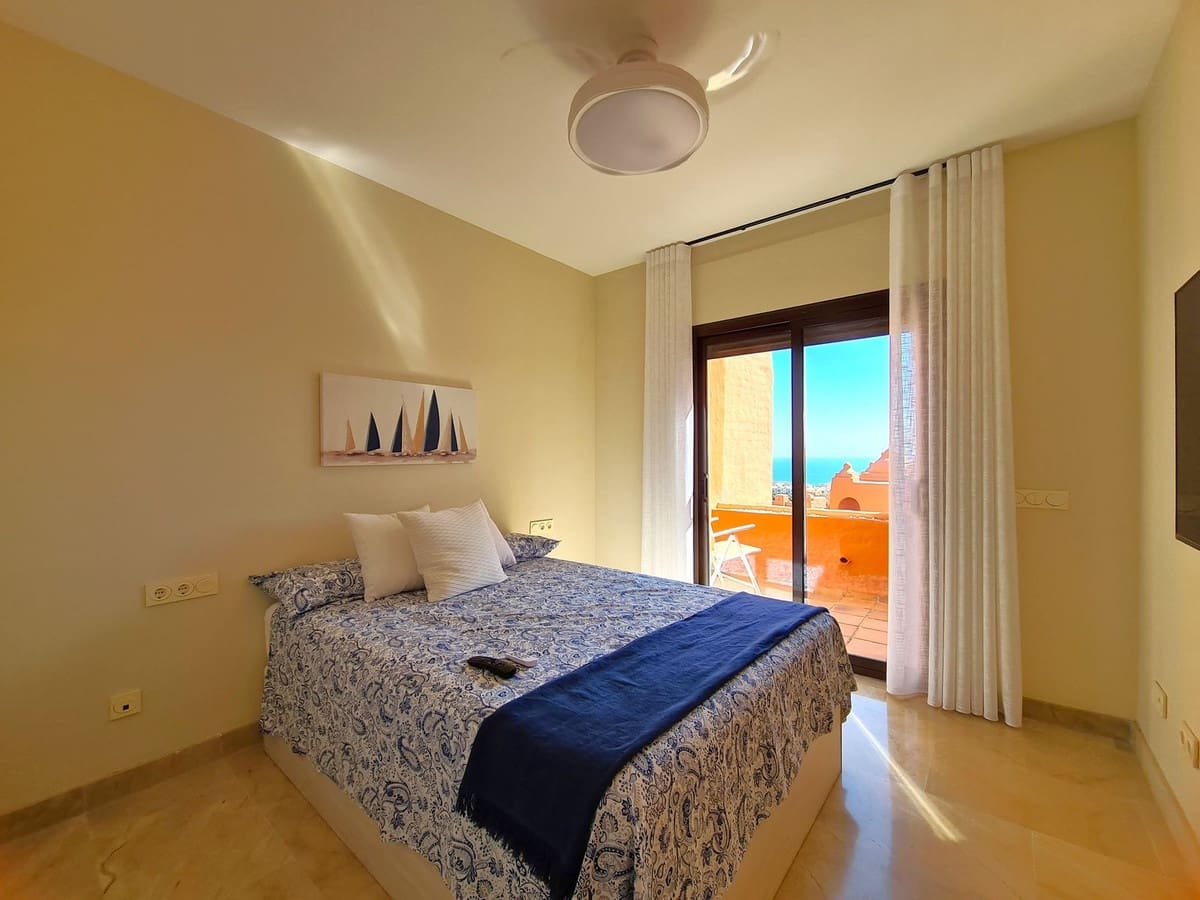 2 slaapkamer Appartement te koop in La Duquesa / Puerto de la Duquesa met zwembad - € 315.000 (Ref: 9242936)