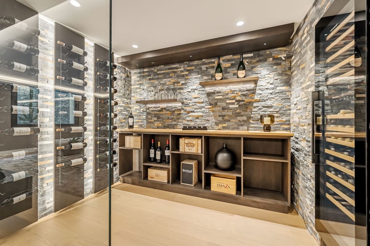 5 bedroom Villa for sale in Golden Mile - € 7,800,000 (Ref: 9242937)