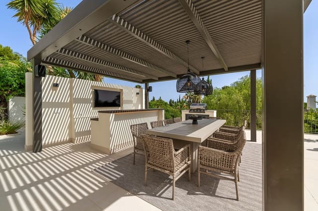 5 slaapkamer Villa te koop in Lomas De Marbella, Marbella met zwembad - € 7.800.000 (Ref: 9242937)