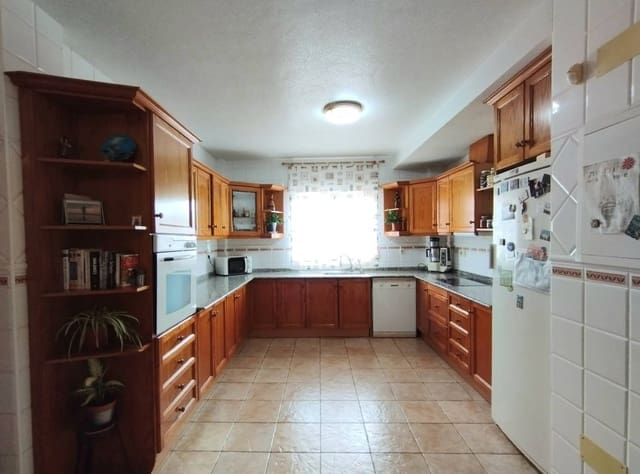 Chalet de 6 habitaciones en El Chaparral - La Siesta - La Torreta, Torrevieja en venta con piscina - 539.000 € (Ref: 9248754)