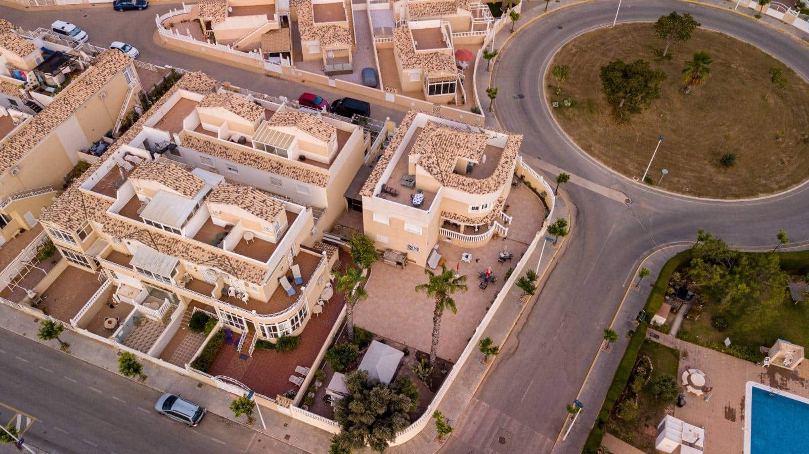 6 soverom Villa til salgs i Torrevieja med svømmebasseng - € 539 000 (Ref: 9248754)
