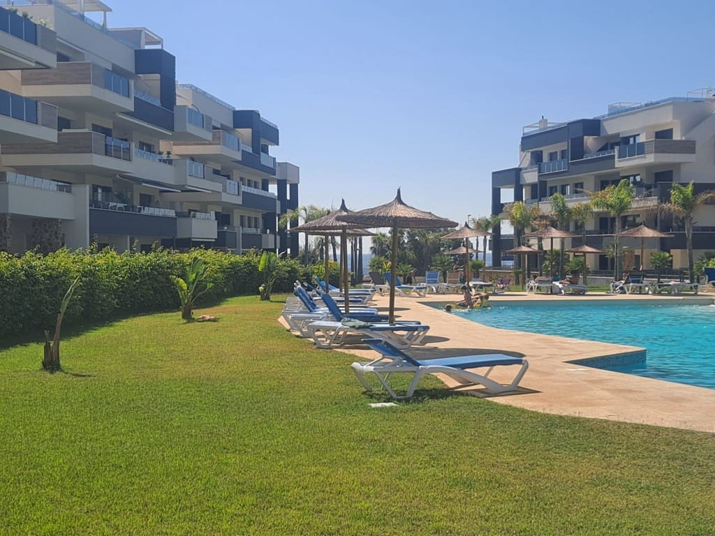 2 bedroom Apartment for sale in Playa Flamenca - € 339,000 (Ref: 9251996)