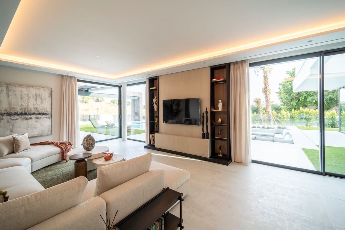 6 sypialnia Willa na sprzedaż w El Paraiso z basenem - 6 800 000 € (Ref: 9257116)