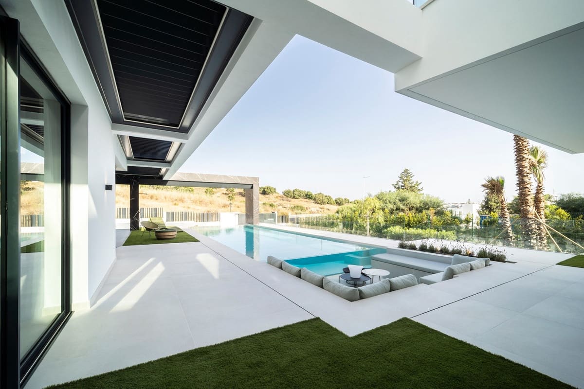 6 sypialnia Willa na sprzedaż w El Paraiso z basenem - 6 800 000 € (Ref: 9257116)