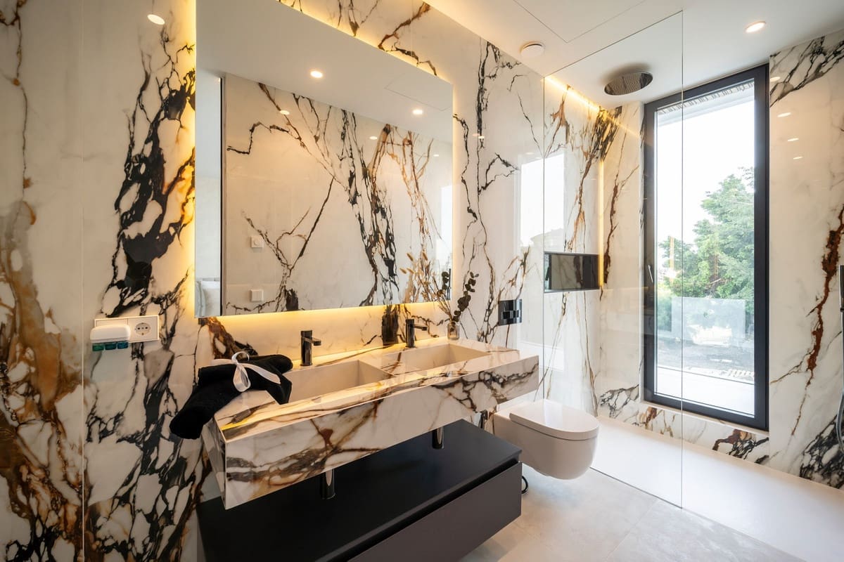 6 sypialnia Willa na sprzedaż w El Paraiso z basenem - 6 800 000 € (Ref: 9257116)