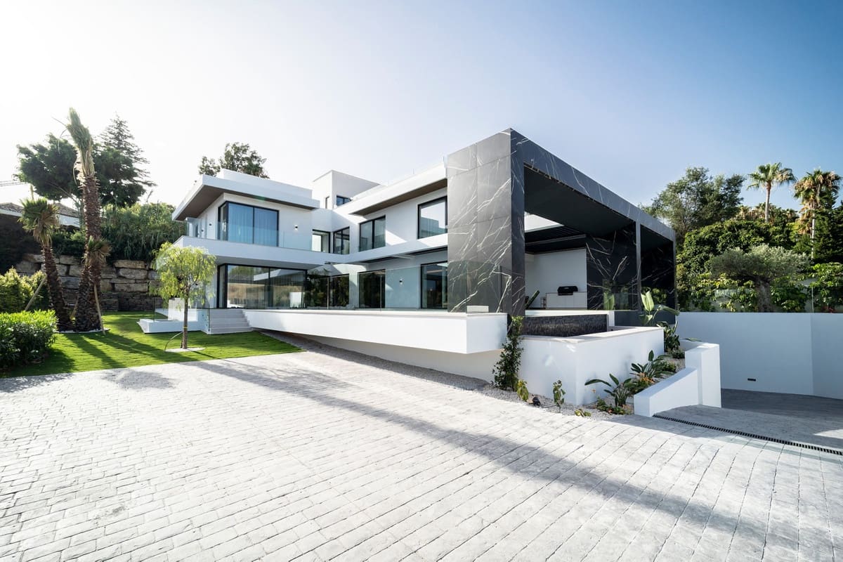 6 sypialnia Willa na sprzedaż w El Paraiso z basenem - 6 800 000 € (Ref: 9257116)