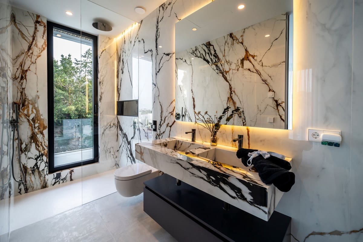 6 sypialnia Willa na sprzedaż w El Paraiso z basenem - 6 800 000 € (Ref: 9257116)