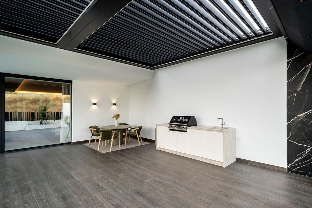 6 sypialnia Willa na sprzedaż w El Paraiso z basenem - 6 800 000 € (Ref: 9257116)