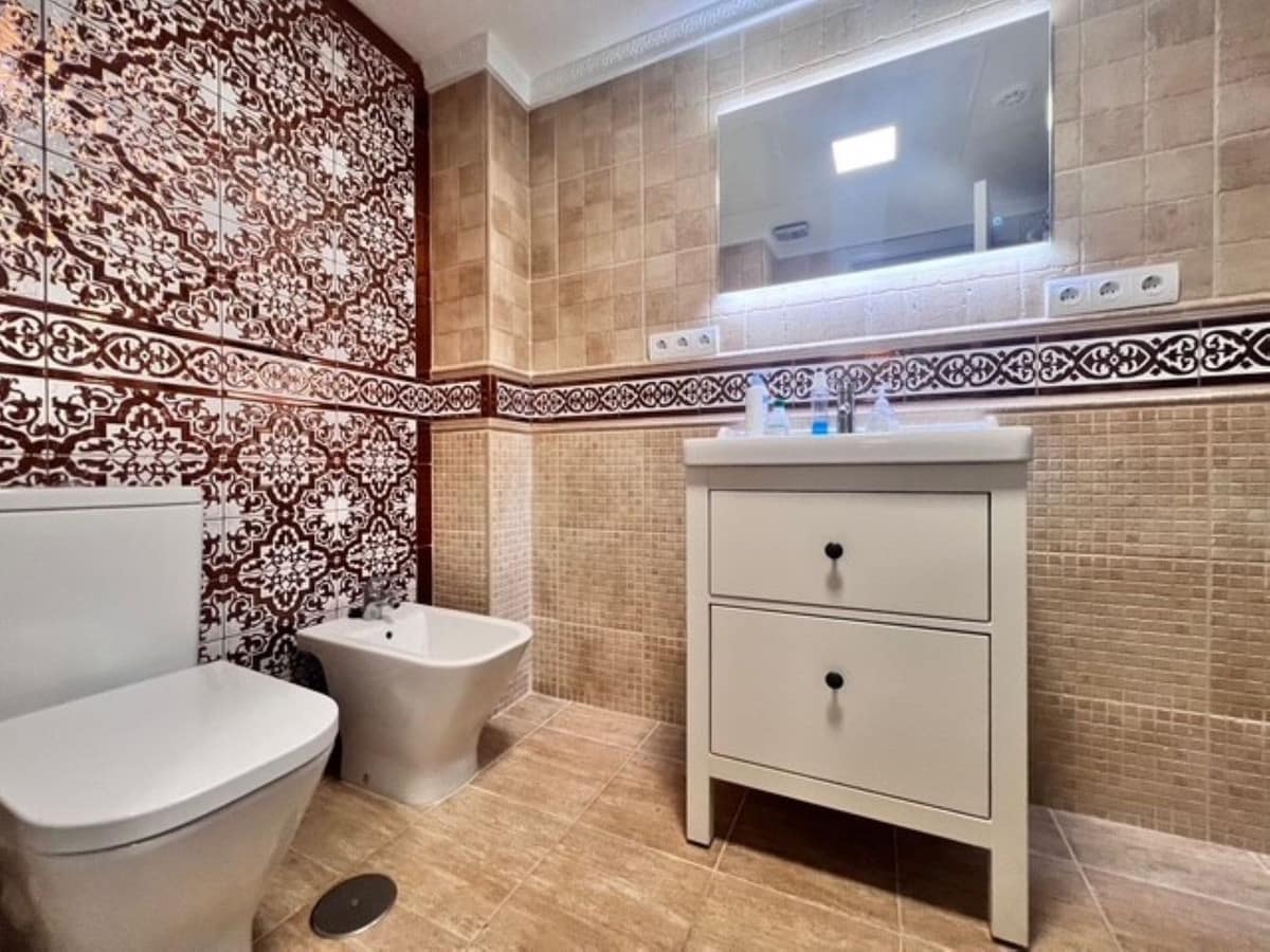 2 bedroom Semi-detached Villa for sale in San Pedro de Alcantara with pool - € 435,000 (Ref: 9257126)