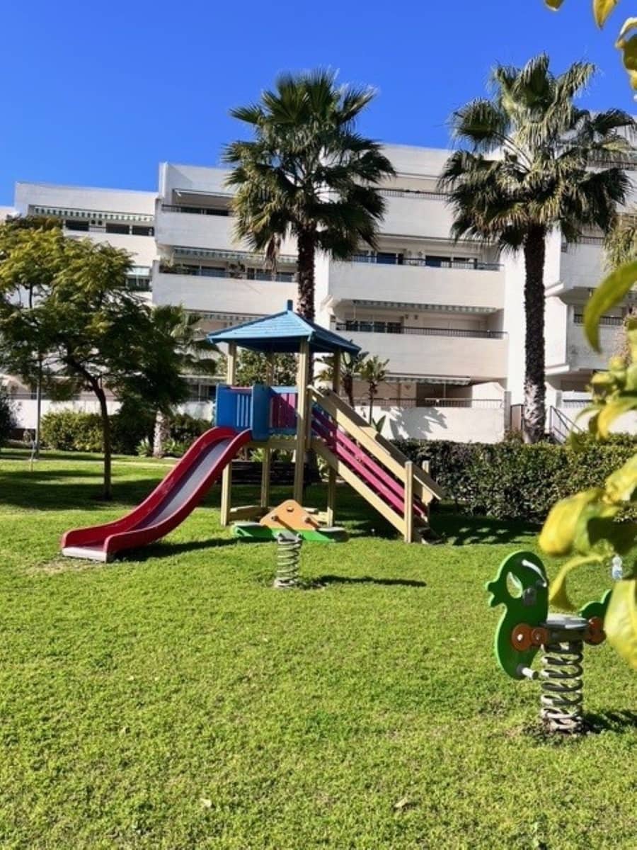 2 bedroom Semi-detached Villa for sale in San Pedro de Alcantara with pool - € 435,000 (Ref: 9257126)
