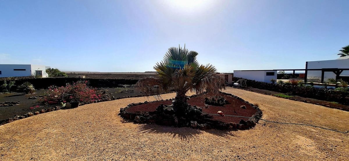 7 makuuhuone Huvila myytävänä paikassa La Oliva mukana 
autotalli - 1 070 000 € (Ref: 9257127)