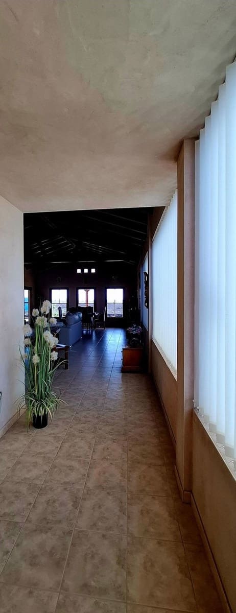 8 slaapkamer Villa te koop in La Oliva met garage - € 990.000 (Ref: 9257127)