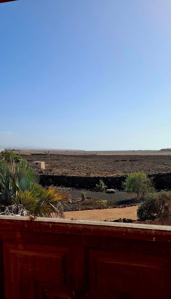 8 slaapkamer Villa te koop in La Oliva met garage - € 990.000 (Ref: 9257127)