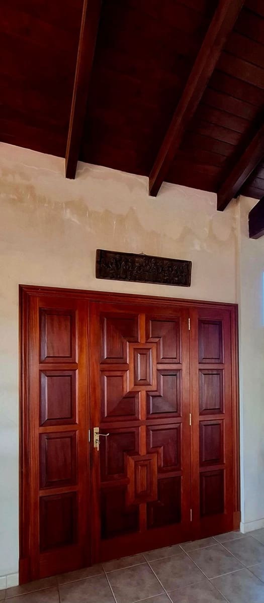 8 slaapkamer Villa te koop in La Oliva met garage - € 990.000 (Ref: 9257127)