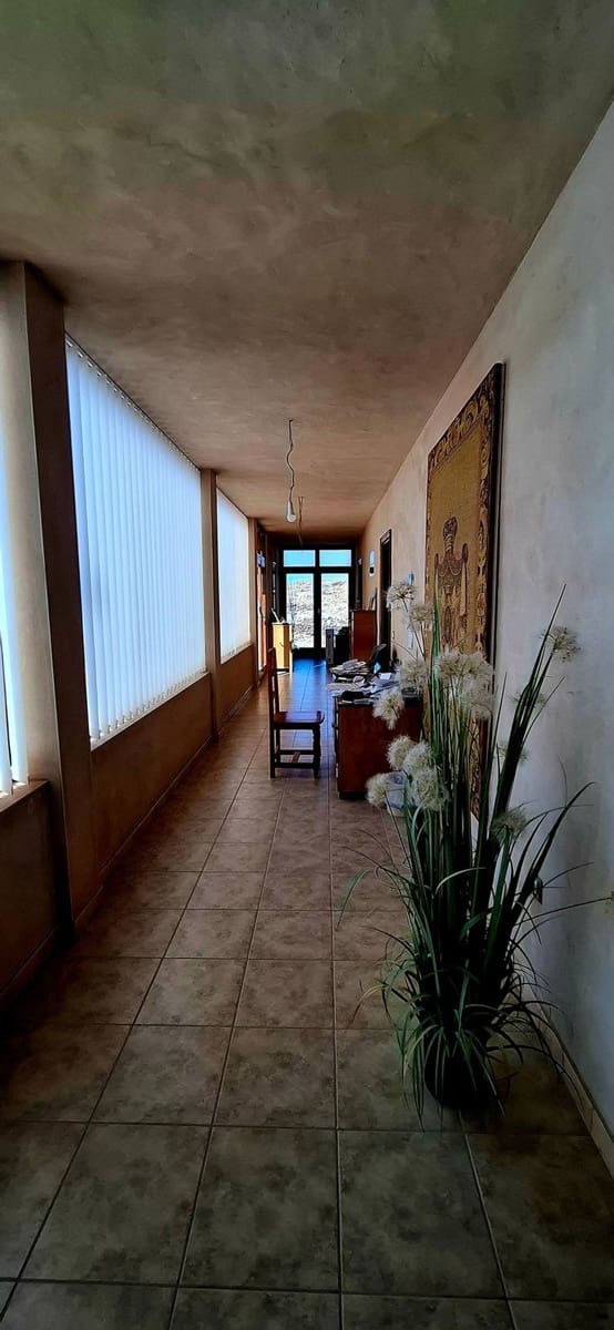 8 slaapkamer Villa te koop in La Oliva met garage - € 990.000 (Ref: 9257127)