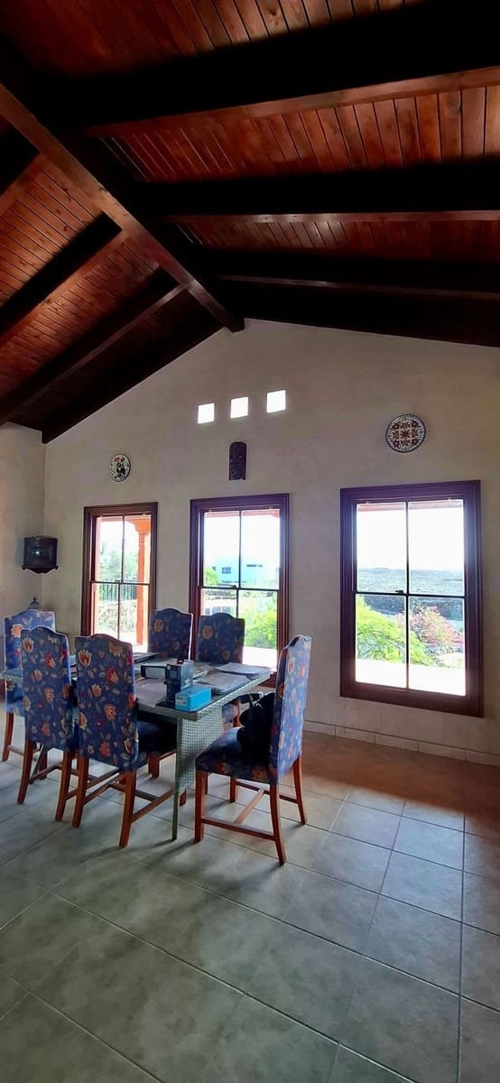 8 slaapkamer Villa te koop in La Oliva met garage - € 990.000 (Ref: 9257127)