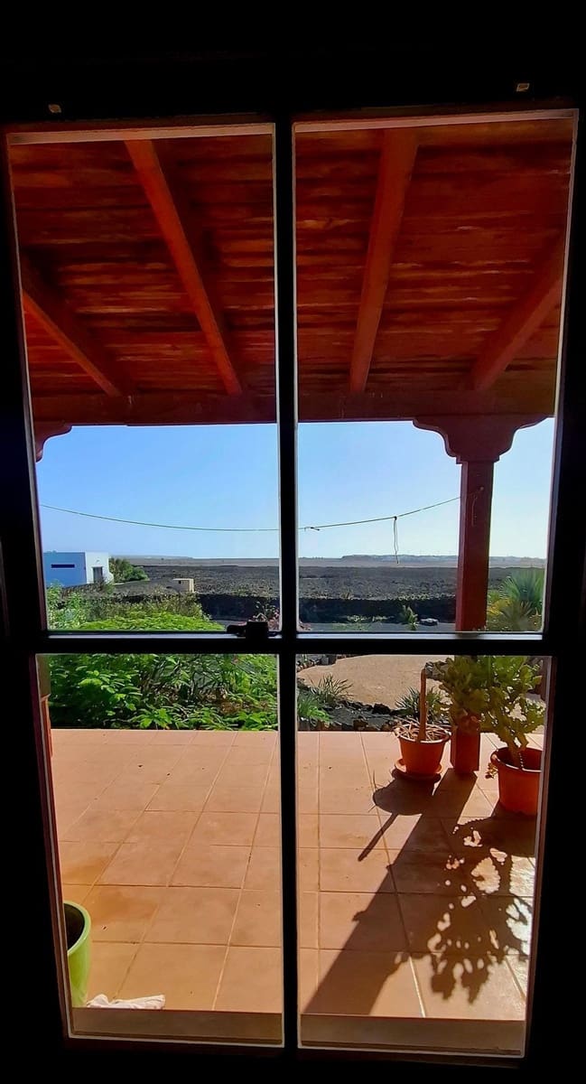 8 slaapkamer Villa te koop in La Oliva met garage - € 990.000 (Ref: 9257127)