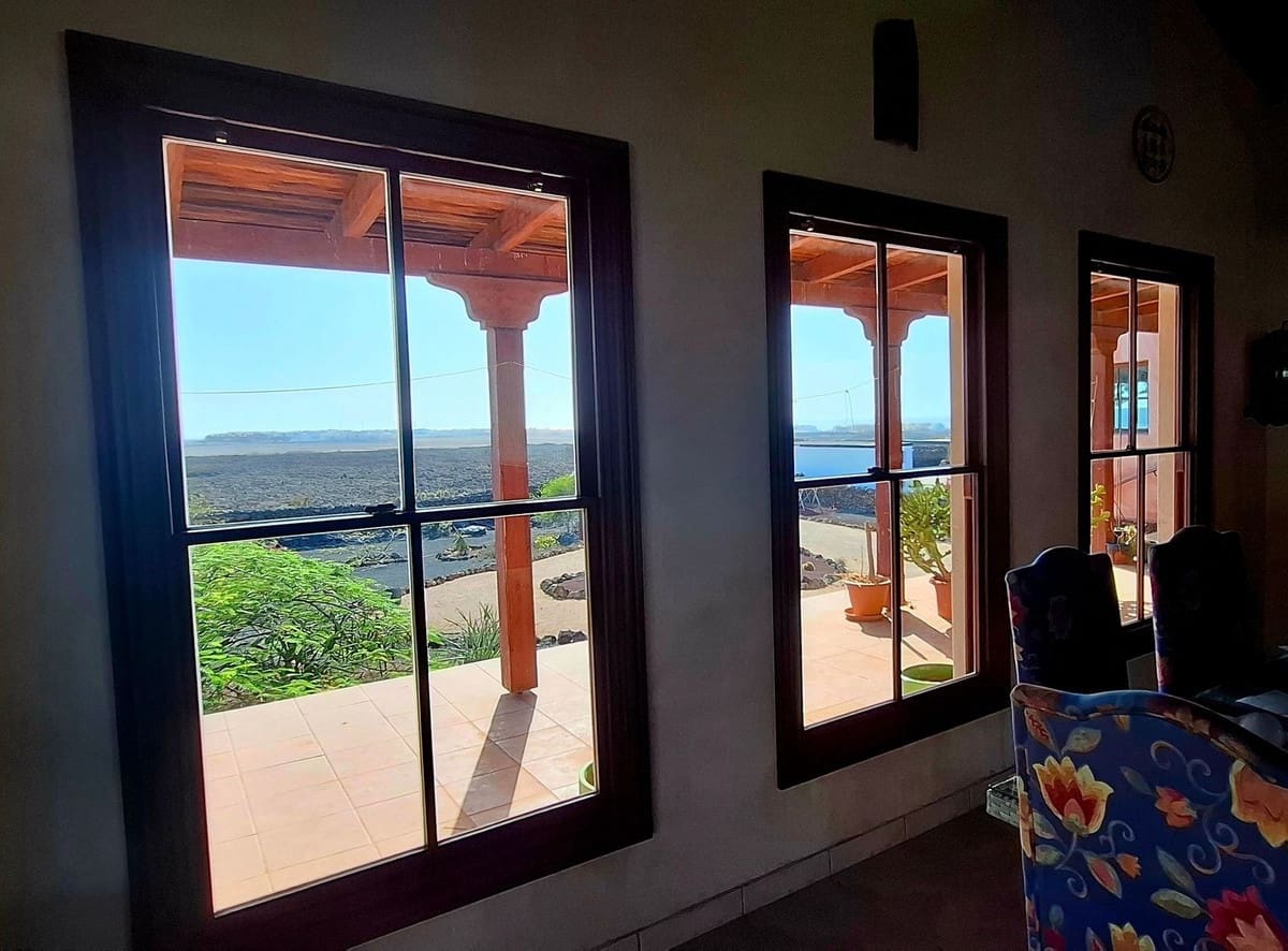 8 slaapkamer Villa te koop in La Oliva met garage - € 990.000 (Ref: 9257127)