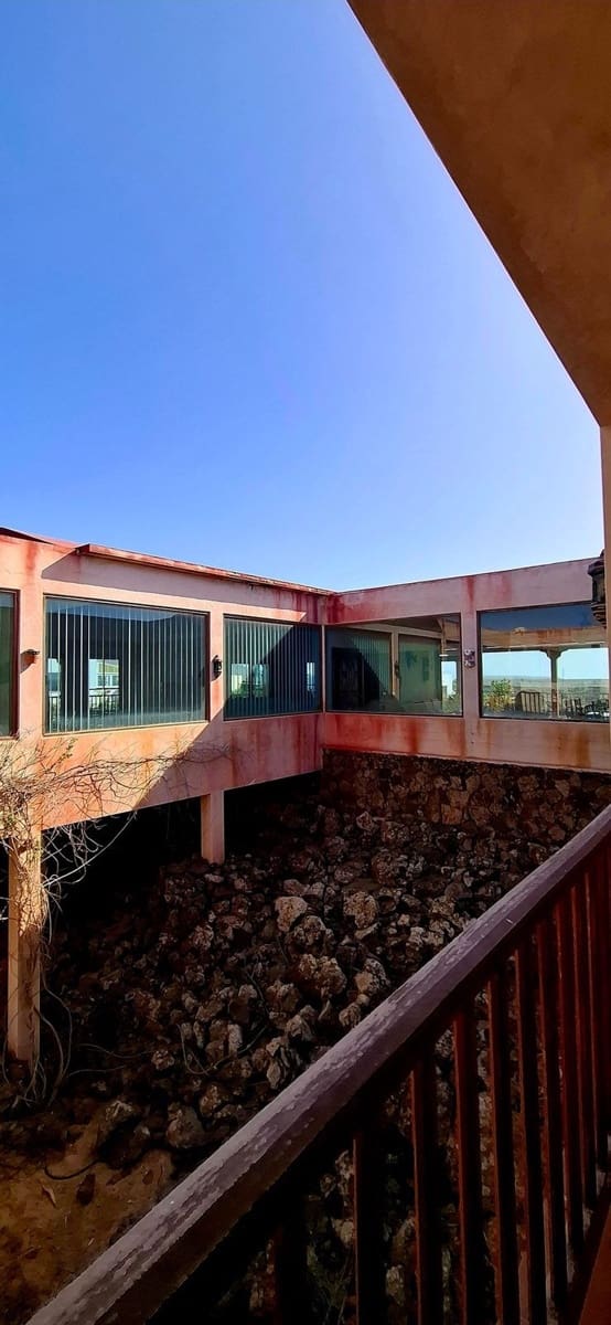 8 sypialnia Willa na sprzedaż w El Cotillo z garażem - 990 000 € (Ref: 9257127)