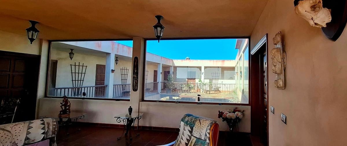 8 sypialnia Willa na sprzedaż w El Cotillo z garażem - 990 000 € (Ref: 9257127)