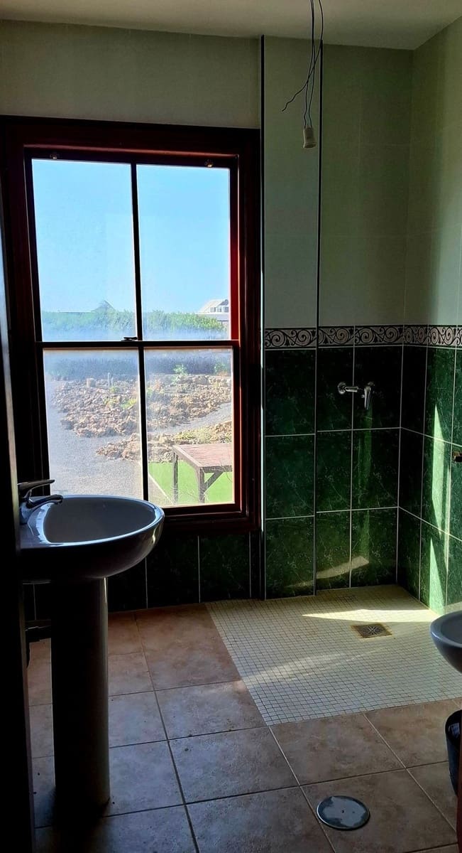 8 sypialnia Willa na sprzedaż w El Cotillo z garażem - 990 000 € (Ref: 9257127)