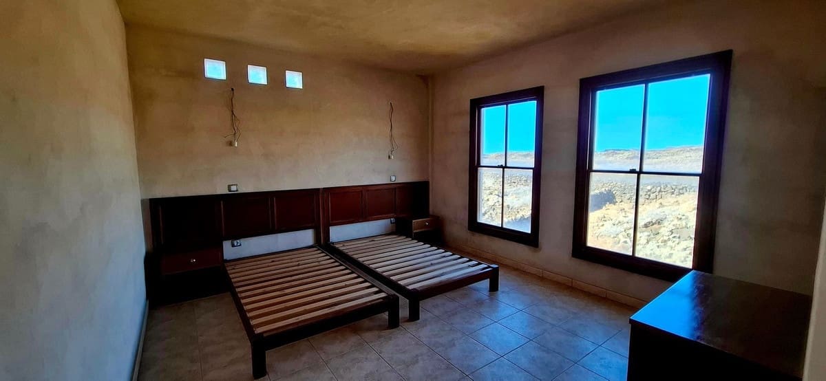 8 sypialnia Willa na sprzedaż w El Cotillo z garażem - 990 000 € (Ref: 9257127)