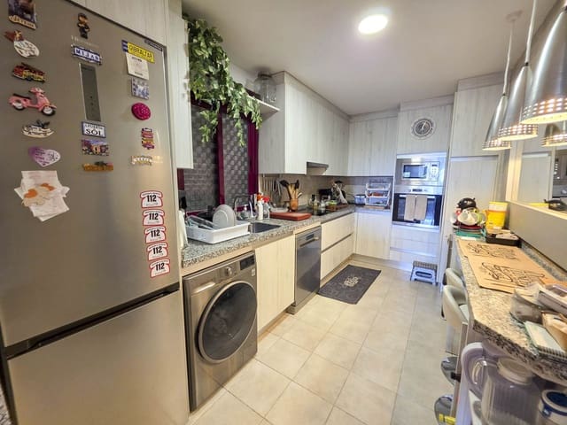 Apartamento de 3 habitaciones en La Duquesa / Puerto de la Duquesa, Manilva en venta - 499.000 € (Ref: 9262463)