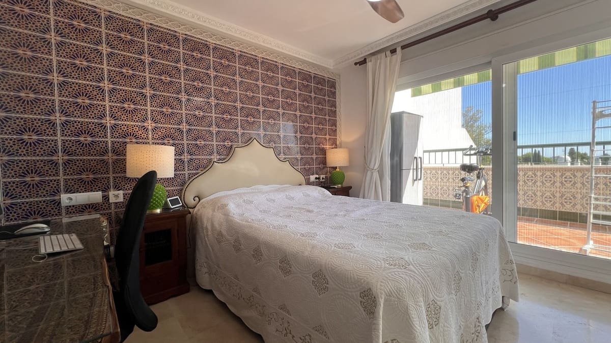 2 makuuhuone Kattohuoneisto myytävänä paikassa San Pedro de Alcantara mukana 
autotalli - 420 000 € (Ref: 9262464)