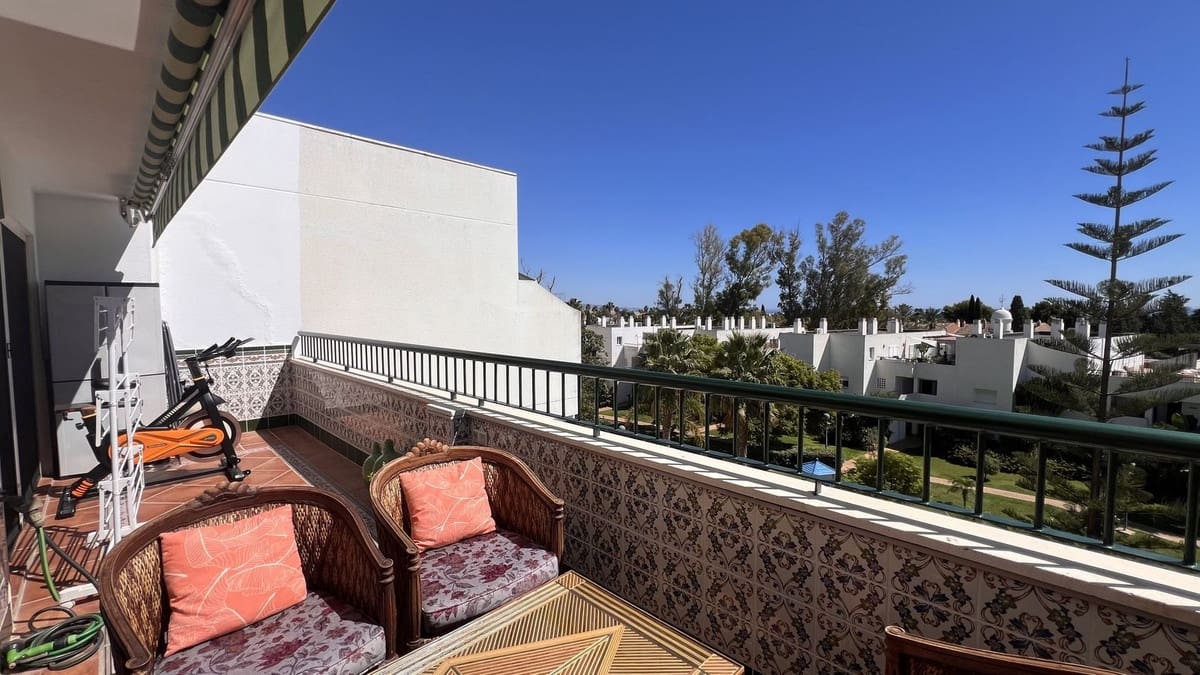 2 makuuhuone Kattohuoneisto myytävänä paikassa San Pedro de Alcantara mukana 
autotalli - 420 000 € (Ref: 9262464)