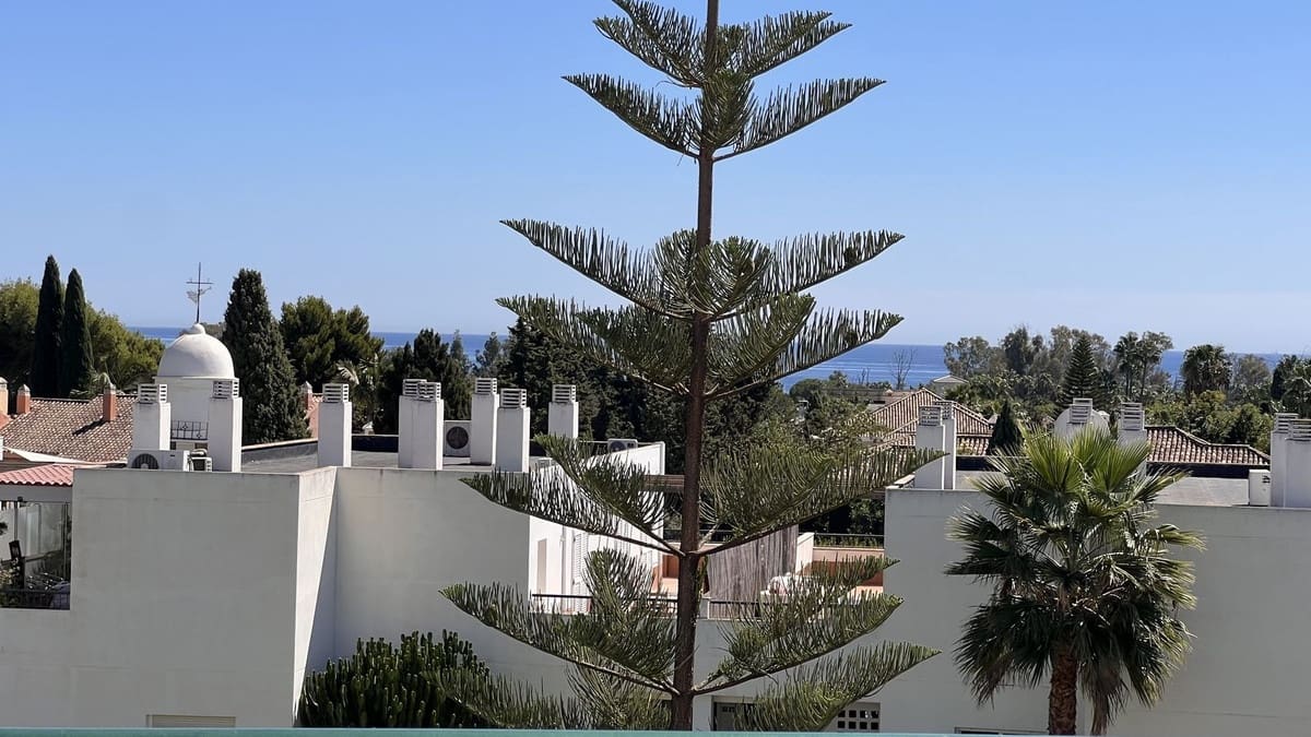 2 makuuhuone Kattohuoneisto myytävänä paikassa San Pedro de Alcantara mukana 
autotalli - 420 000 € (Ref: 9262464)