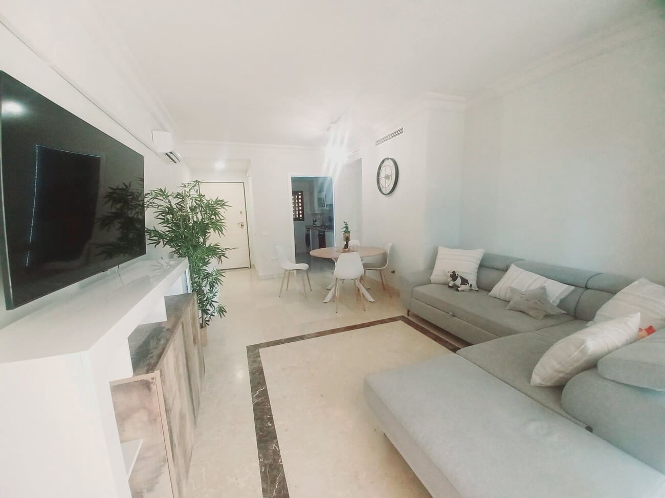 2 soverom Leilighet til salgs i Los Alcazares med svømmebasseng garasje - € 175 000 (Ref: 9264277)