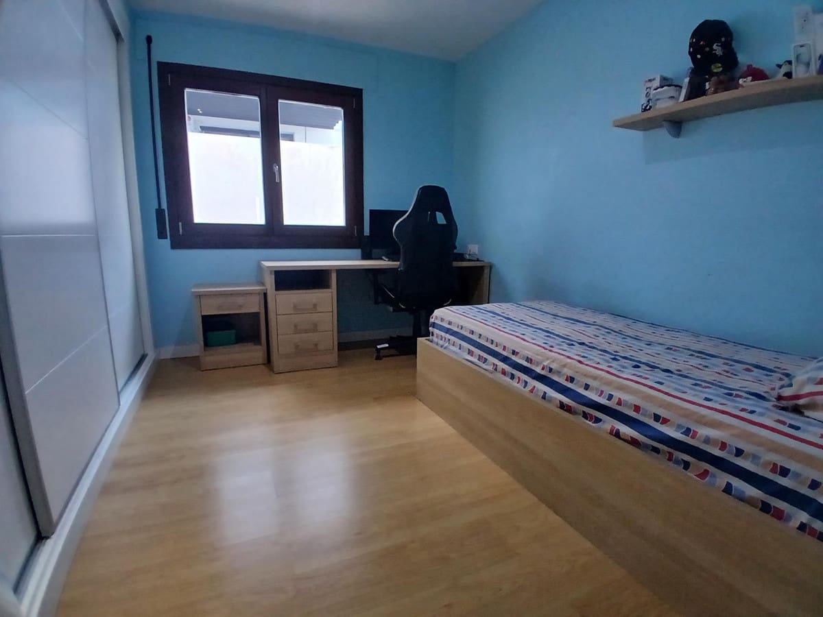 4 soveværelse Lejlighed til salg i Fuengirola med garage - € 790.000 (Ref: 9264282)