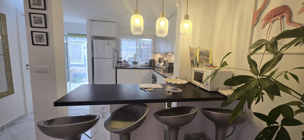 4 sovrum Radhus till salu i Torrevieja med garage - 249 900 € (Ref: 9264283)