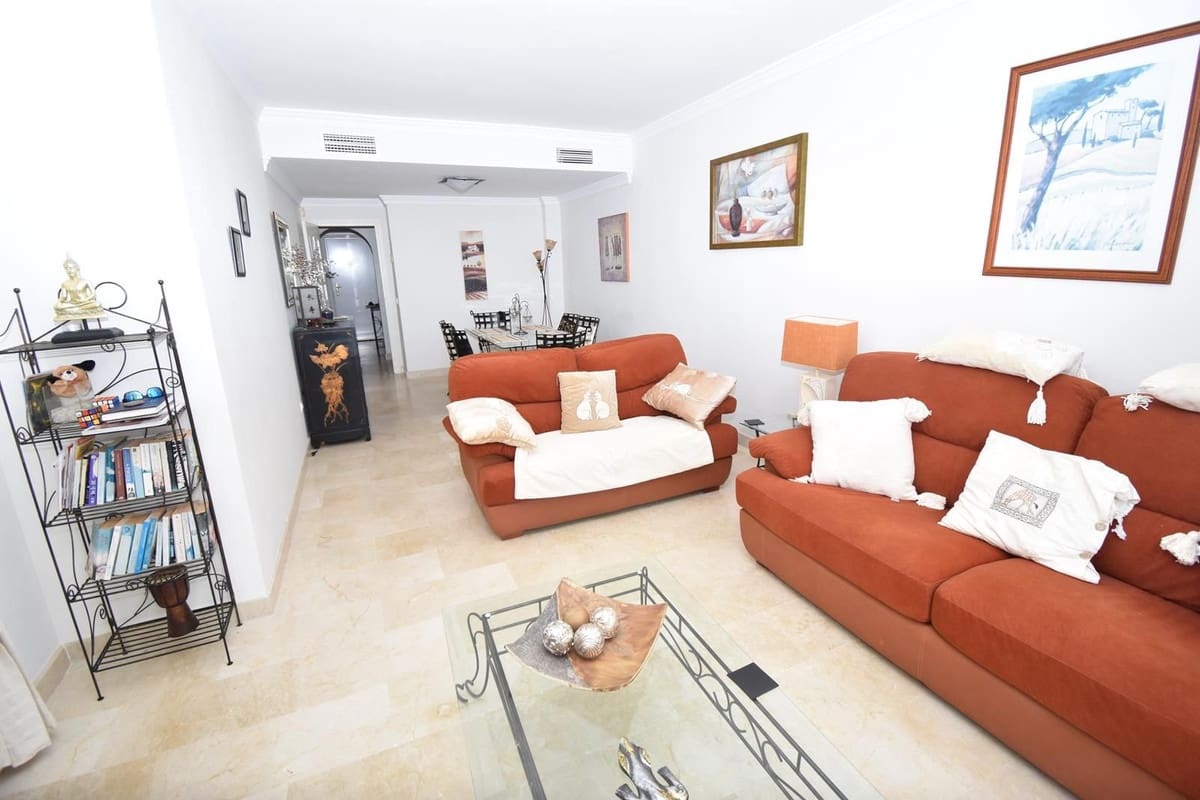 2 bedroom Apartment for sale in Elviria with pool garage - € 339,000 (Ref: 9272344)