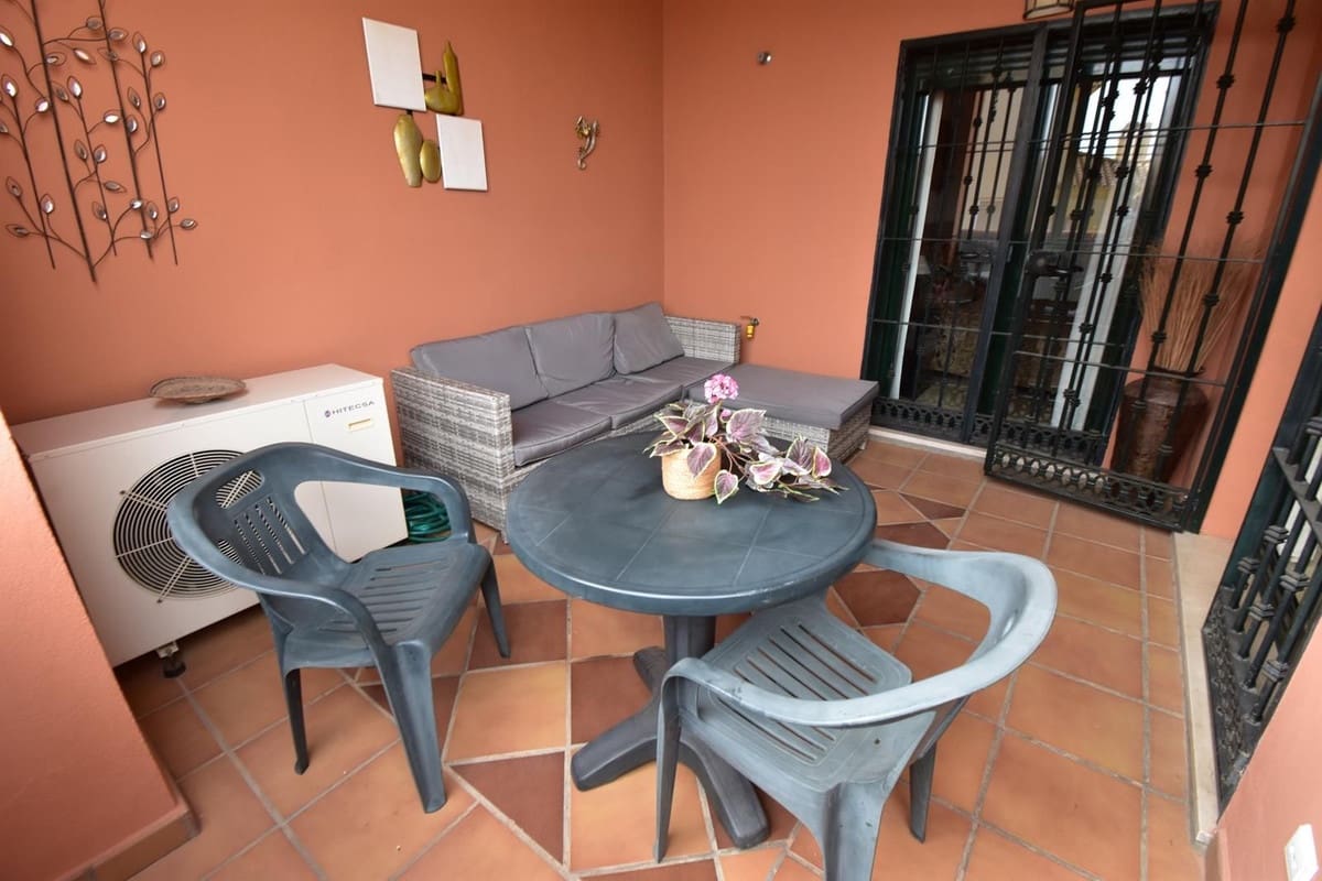 2 bedroom Apartment for sale in Elviria with pool garage - € 339,000 (Ref: 9272344)
