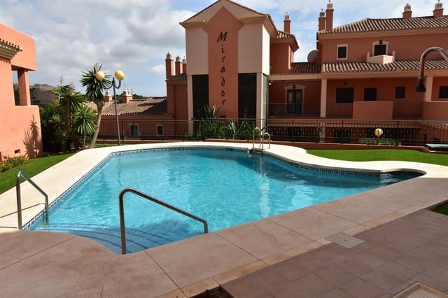 2 soveværelse Lejlighed til salg i Elviria, Marbella med swimmingpool garage - € 339.000 (Ref: 9272344)