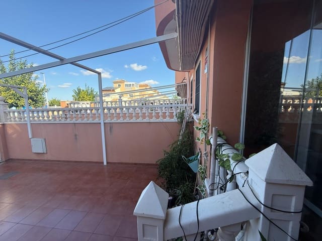 3 soveværelse Semi-Rækkehus til salg i El Chaparral - La Siesta - La Torreta, Torrevieja med swimmingpool - € 215.000 (Ref: 9272349)