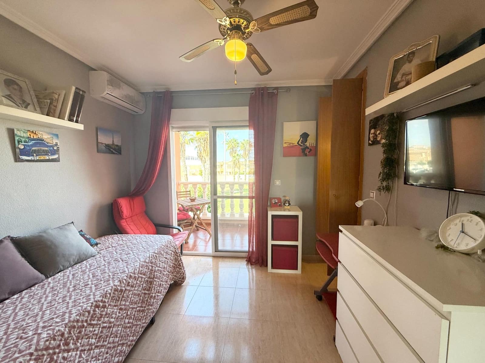 3 sypialnia Dom blizniak na sprzedaż w Torrevieja z basenem - 215 000 € (Ref: 9272349)