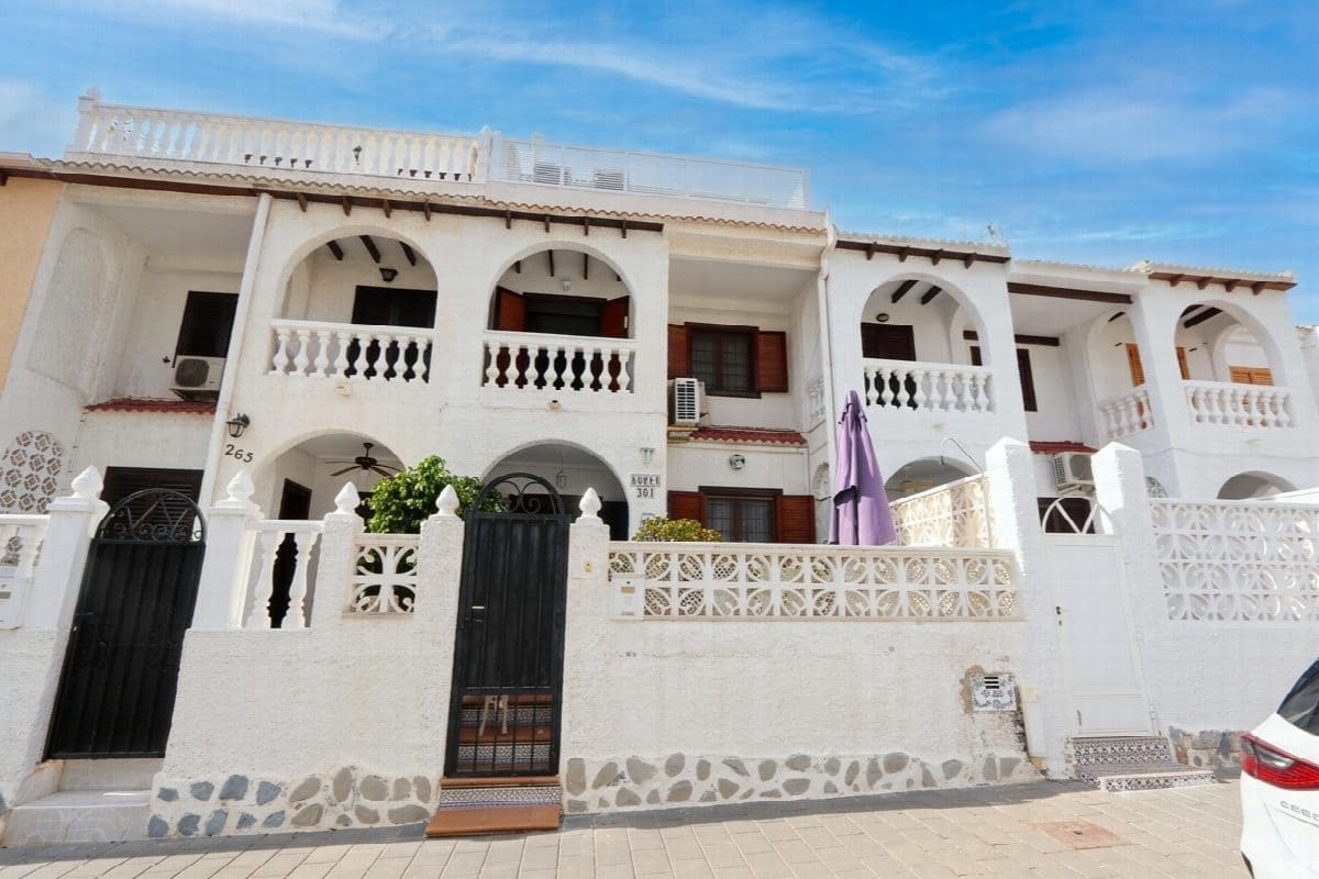3 bedroom Villa for sale in Pilar de la Horadada - € 269,000 (Ref: 9272357)