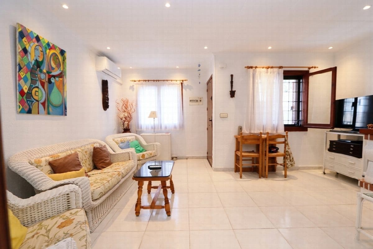 3 bedroom Villa for sale in Pilar de la Horadada - € 269,000 (Ref: 9272357)
