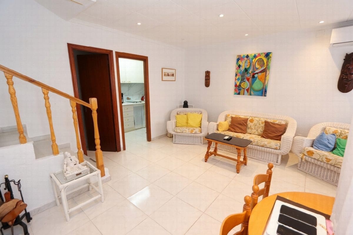 3 bedroom Villa for sale in Pilar de la Horadada - € 269,000 (Ref: 9272357)