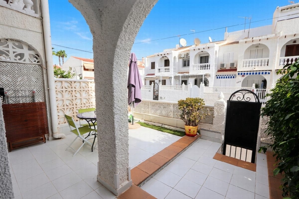 3 bedroom Villa for sale in Pilar de la Horadada - € 269,000 (Ref: 9272357)