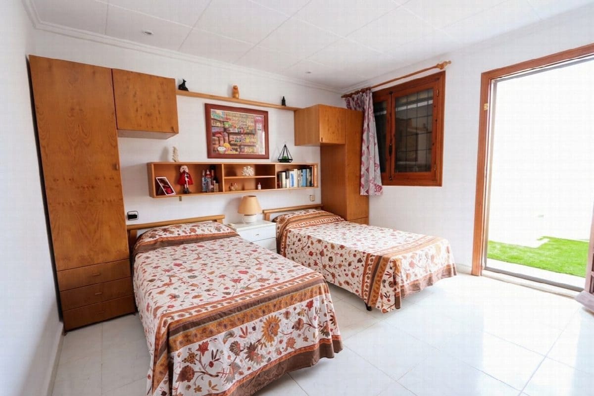 3 bedroom Villa for sale in Pilar de la Horadada - € 269,000 (Ref: 9272357)