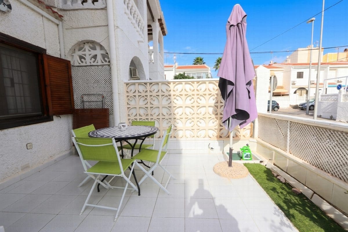3 bedroom Villa for sale in Pilar de la Horadada - € 269,000 (Ref: 9272357)