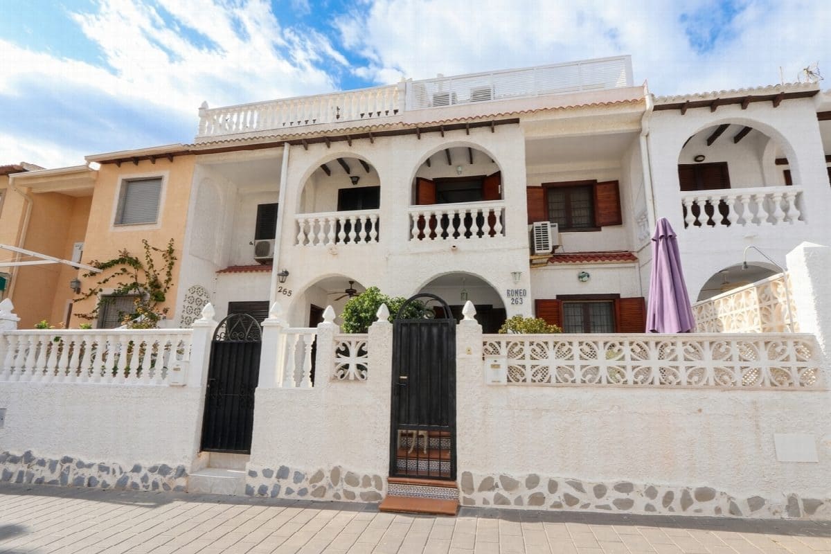 3 bedroom Villa for sale in Pilar de la Horadada - € 269,000 (Ref: 9272357)
