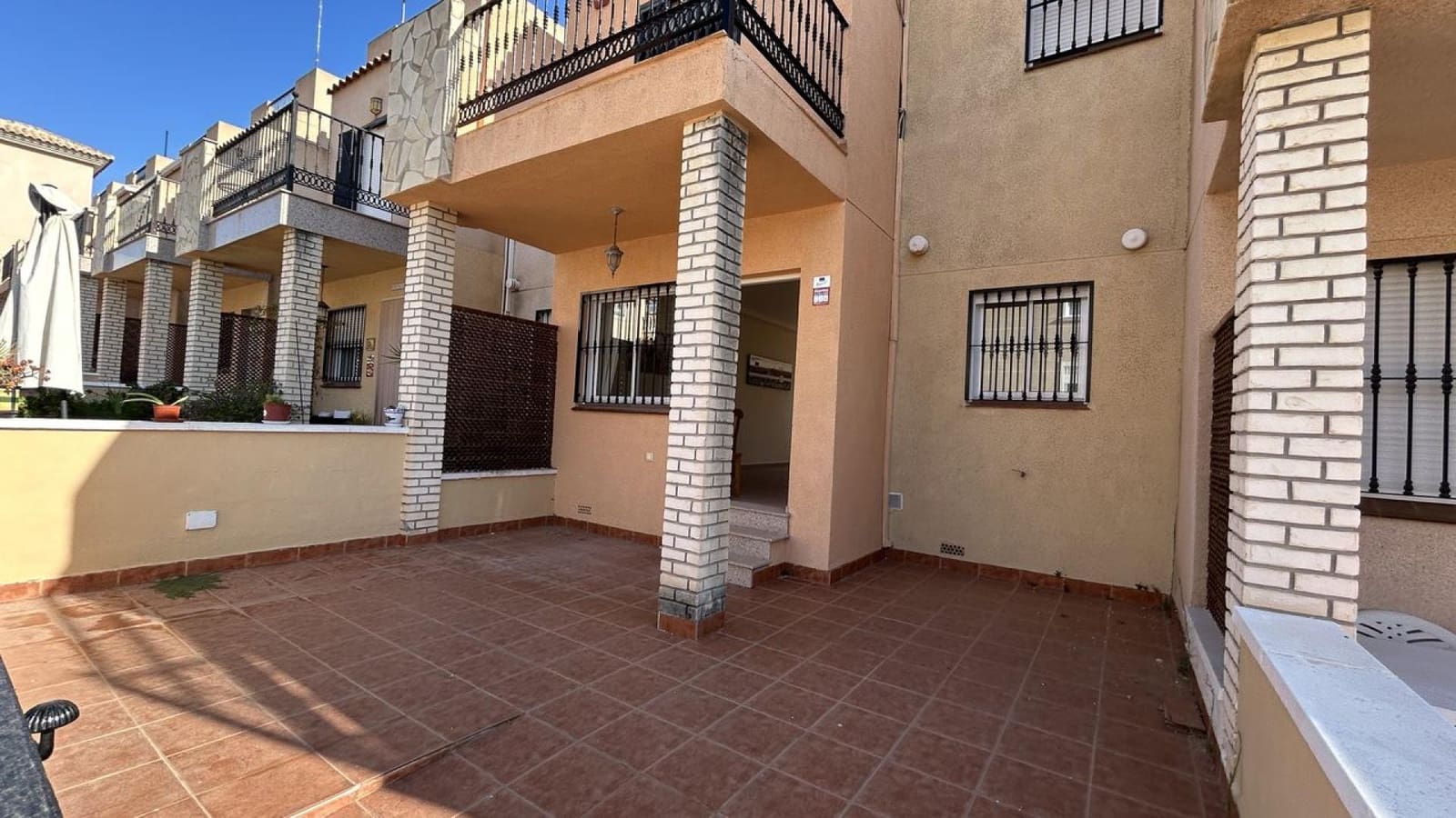 2 bedroom Townhouse for sale in Torrevieja with pool - € 195,000 (Ref: 9276195)